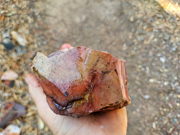 Mookaite rough.  MKR 306