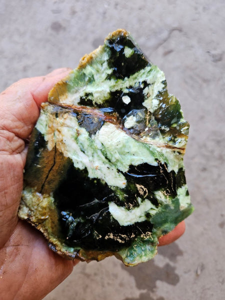 Rough Chrome Chalcedony CCR181