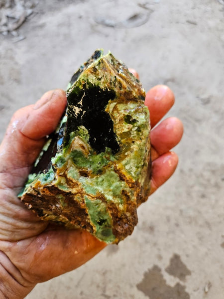 Rough Chrome Chalcedony CCR181