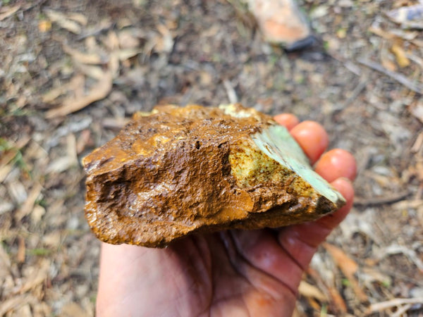 Lime magnesite rough.  LMR 133