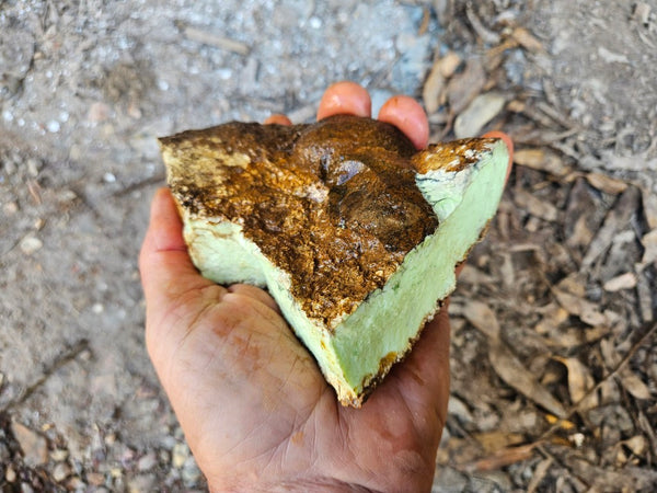 Lime magnesite rough.  LMR 134