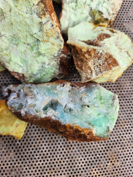 Lime magnesite rough.  LMR 136