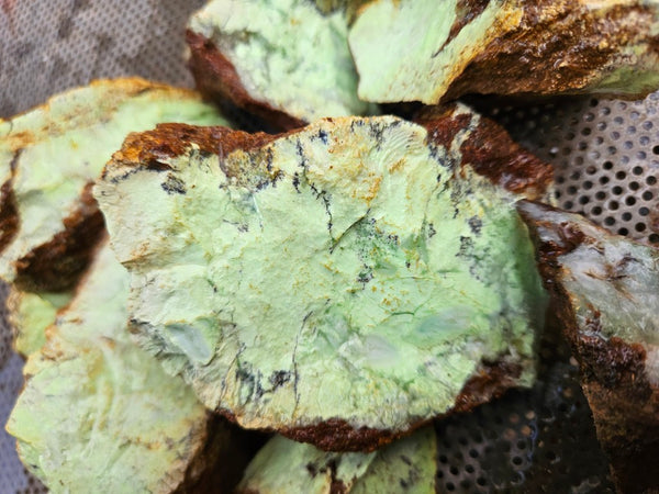 Lime magnesite rough.  LMR 136