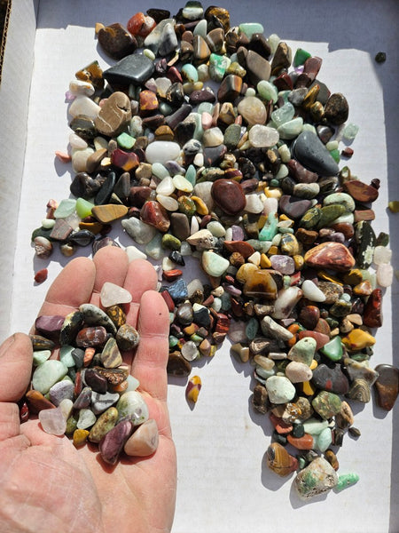 1 kg.Tumble Polished mixed Australian gemstones MXT104