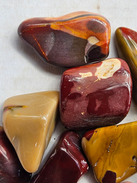 1 kg.Tumble Polished Mookaite MKT201