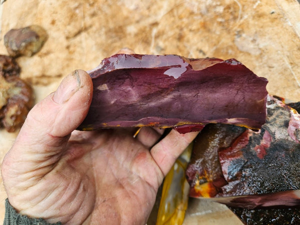 Mookaite rough.  MKR 307