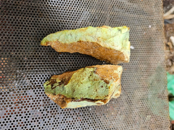 Lime magnesite rough.  LMR 137