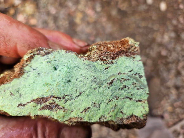 Lime magnesite rough.  LMR 140
