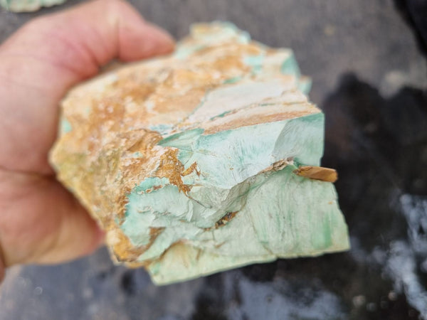 Variscite rough.  VR 390