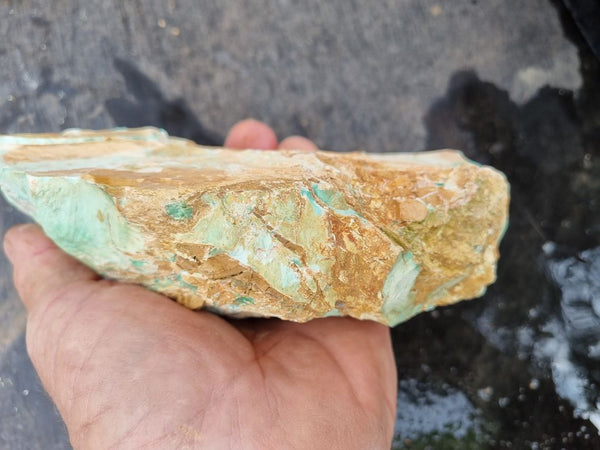 Variscite rough.  VR 390