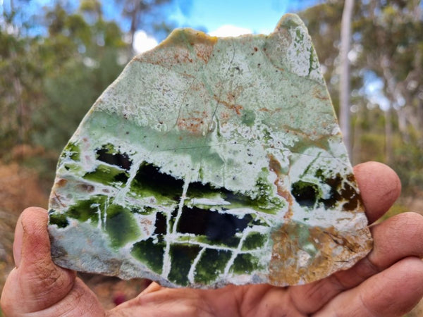 Polished Chrome Chalcedony slab CC137