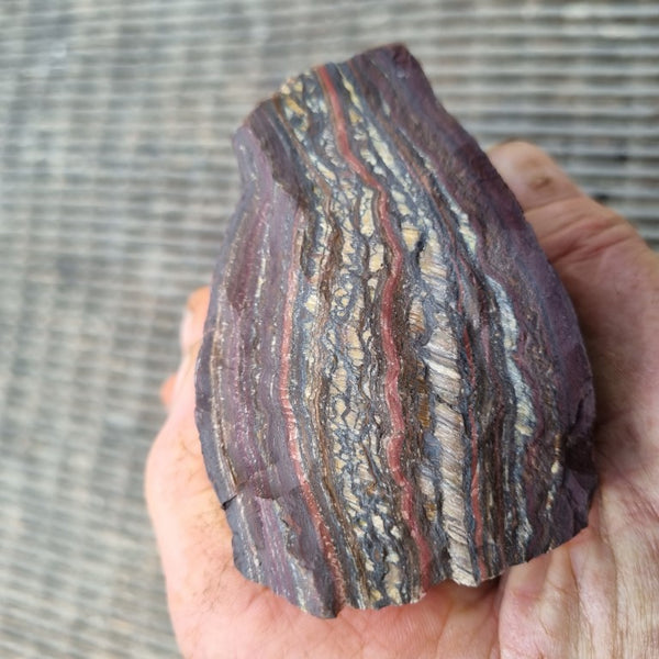 Tiger Iron rough rock TIR136