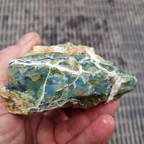 Green Opal  rough.  GOR 108