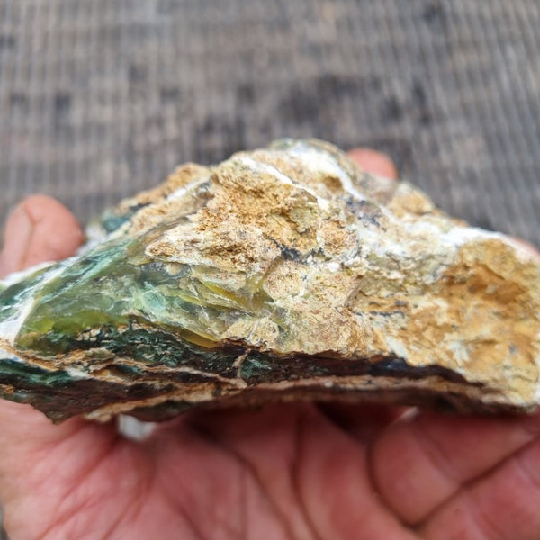 Green Opal  rough.  GOR 108