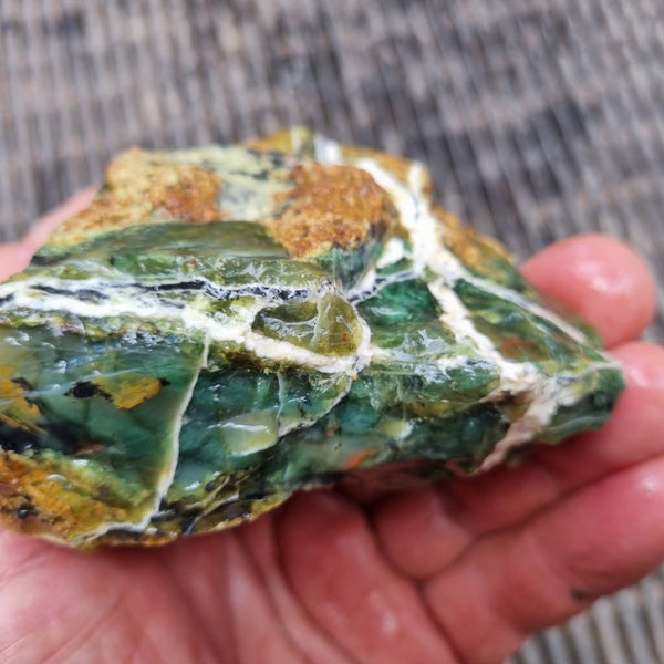 Green Opal  rough.  GOR 108