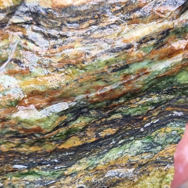 Opalised Serpentine rough.  OSR 104