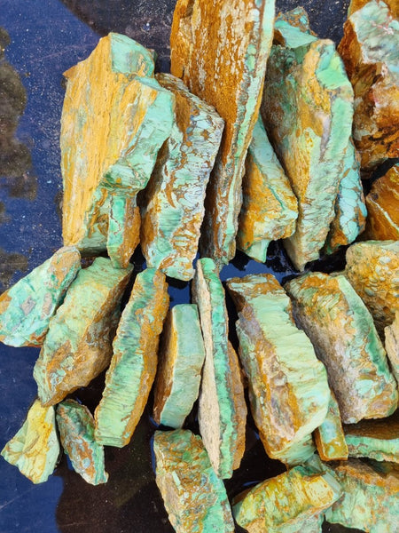 Variscite rough. VR502 (Wholesale lot, will qualify for 20% discount at checkout.)