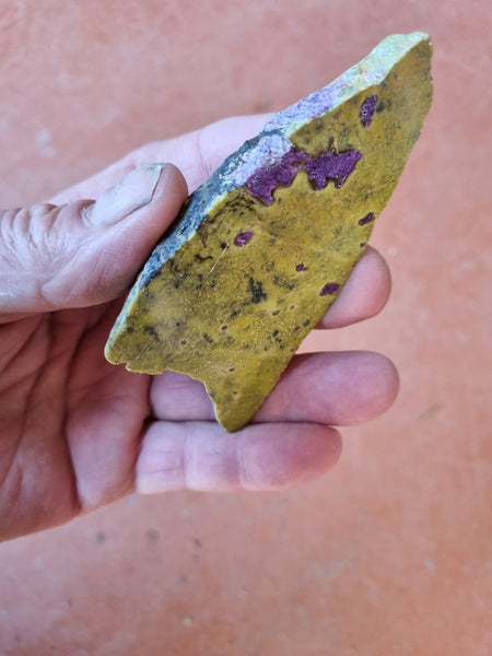 Polished Stichtite in Serpentine slab (Atlantisite) STI137